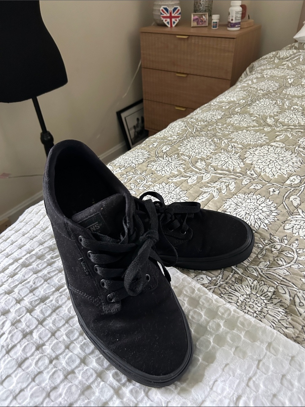 Vans Black Canvas Low-Top Sneakers - Men's